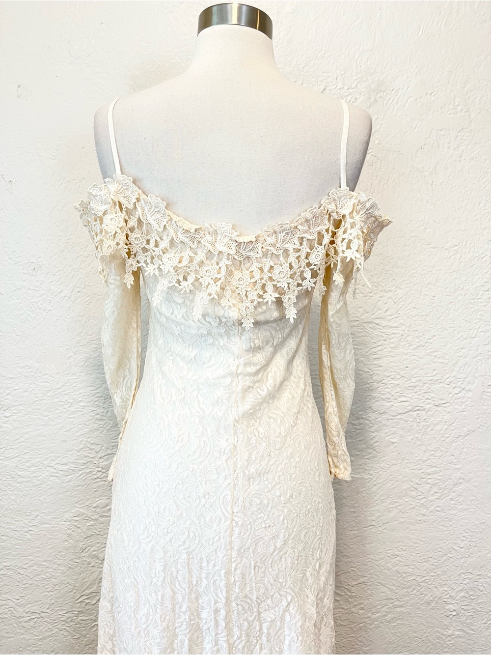 Vintage Dress Cream Lace Off Shoulder Cottagecore Boho Wedding 70s 90s XS/S - Picture 9 of 15